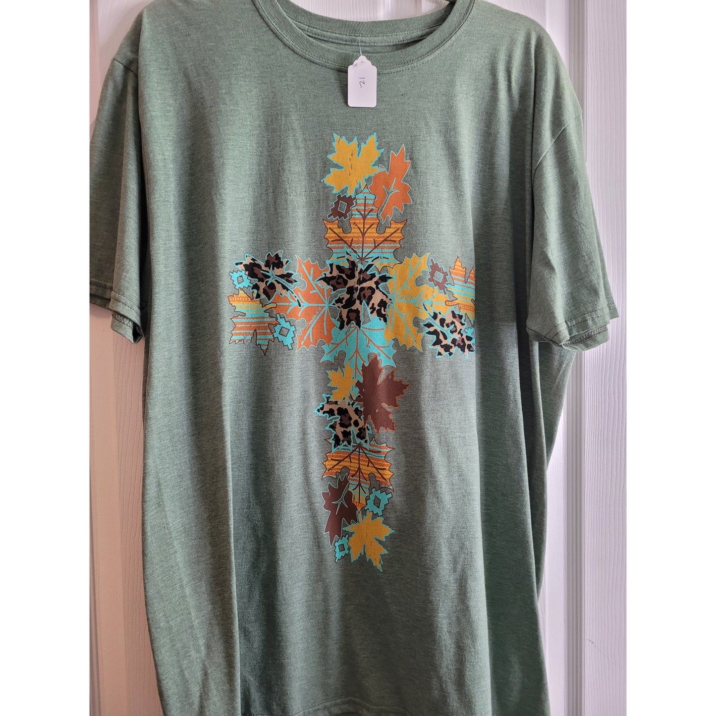 Graphic tee leaf cross