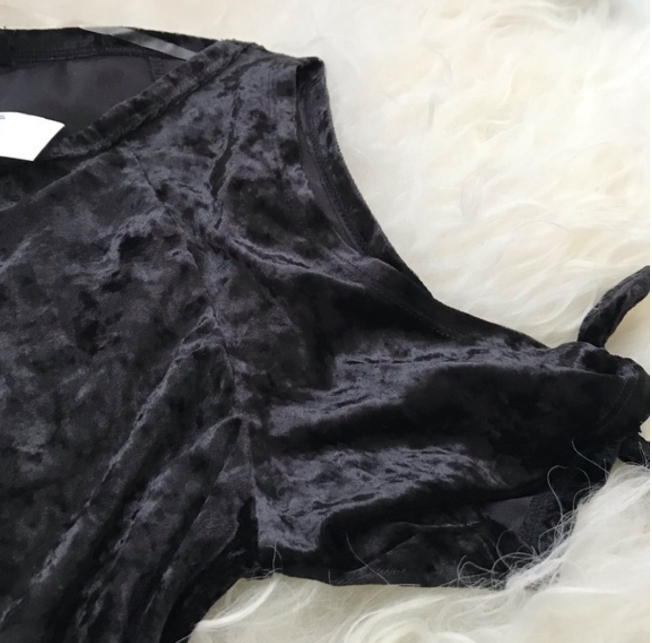 SANCTUARY Crushed Velvet Cold Shoulder Top