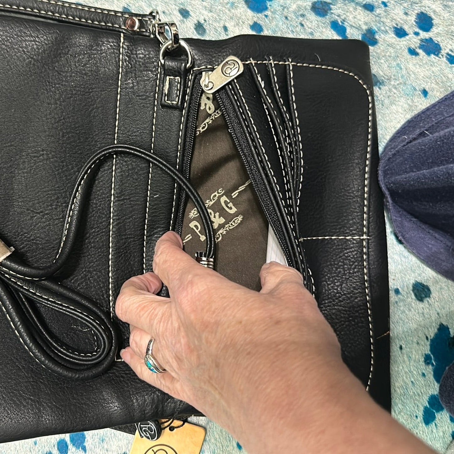 CROSSBODY FOLDED BACK WITH TURQUOISE BEADS