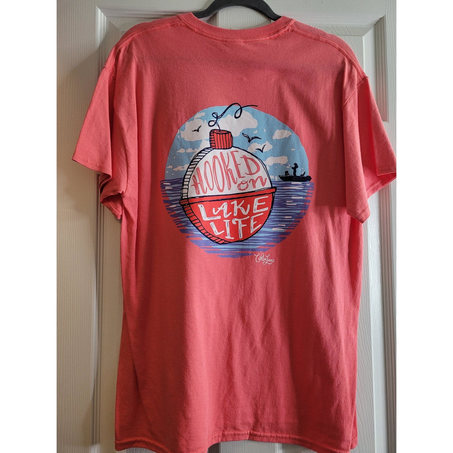 Graphic tee hooked on lake life