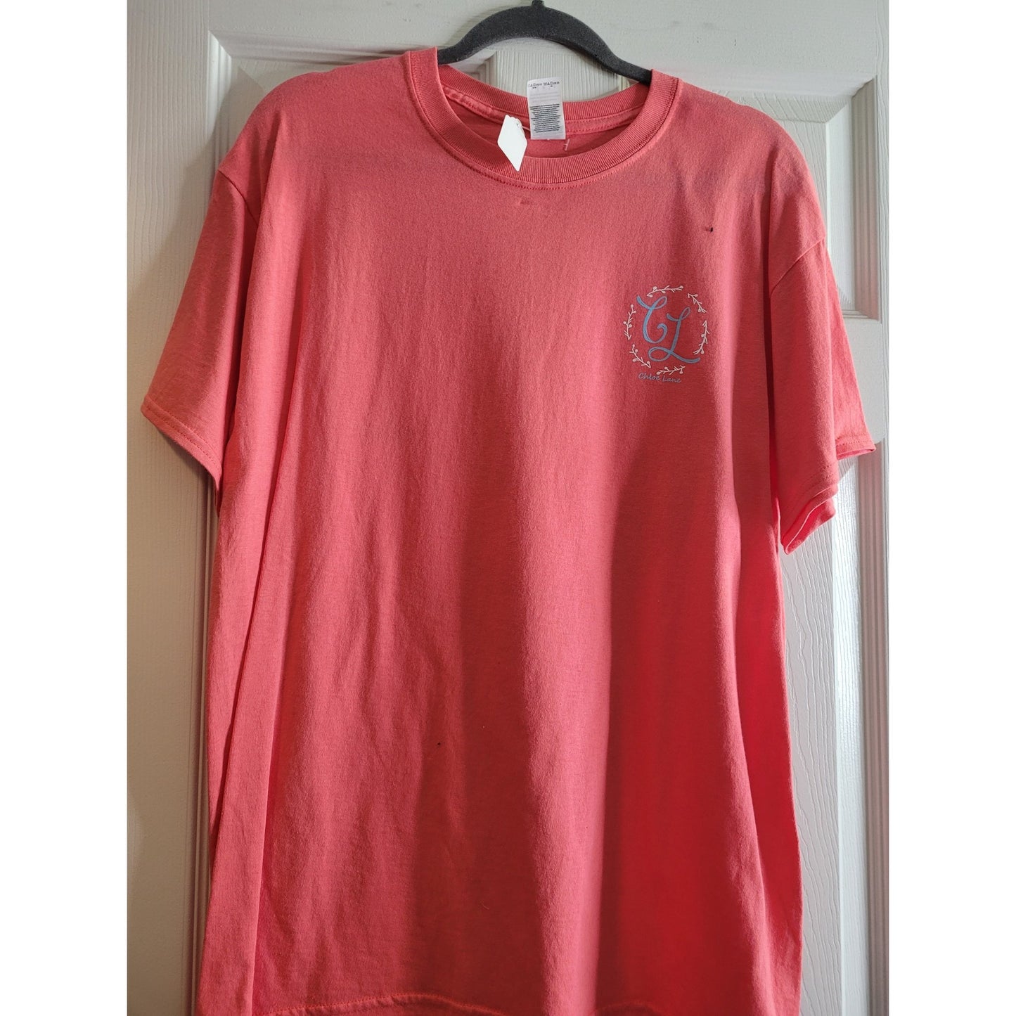 Graphic tee hooked on lake life
