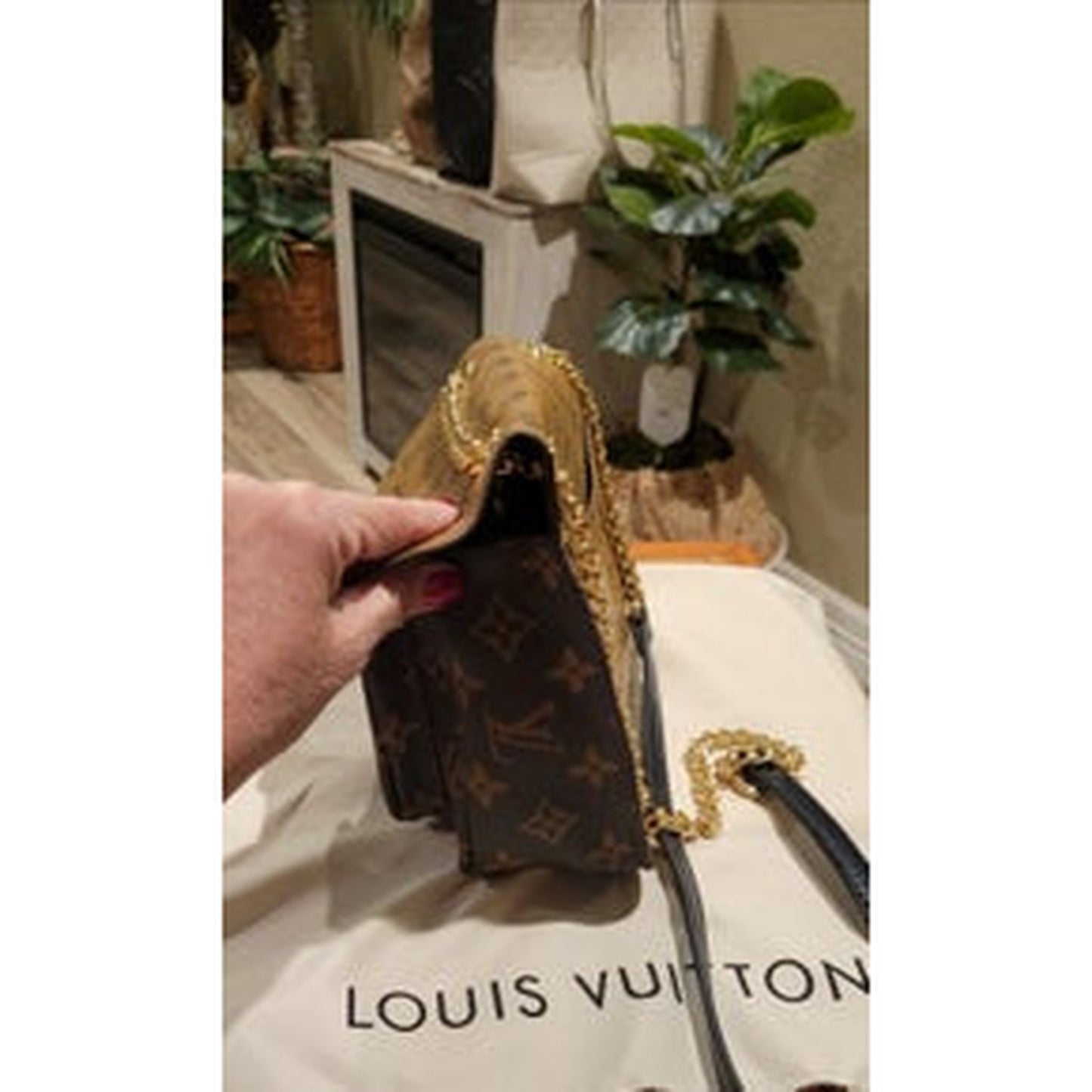 TWO TONE BROWN CROSS BODY LV