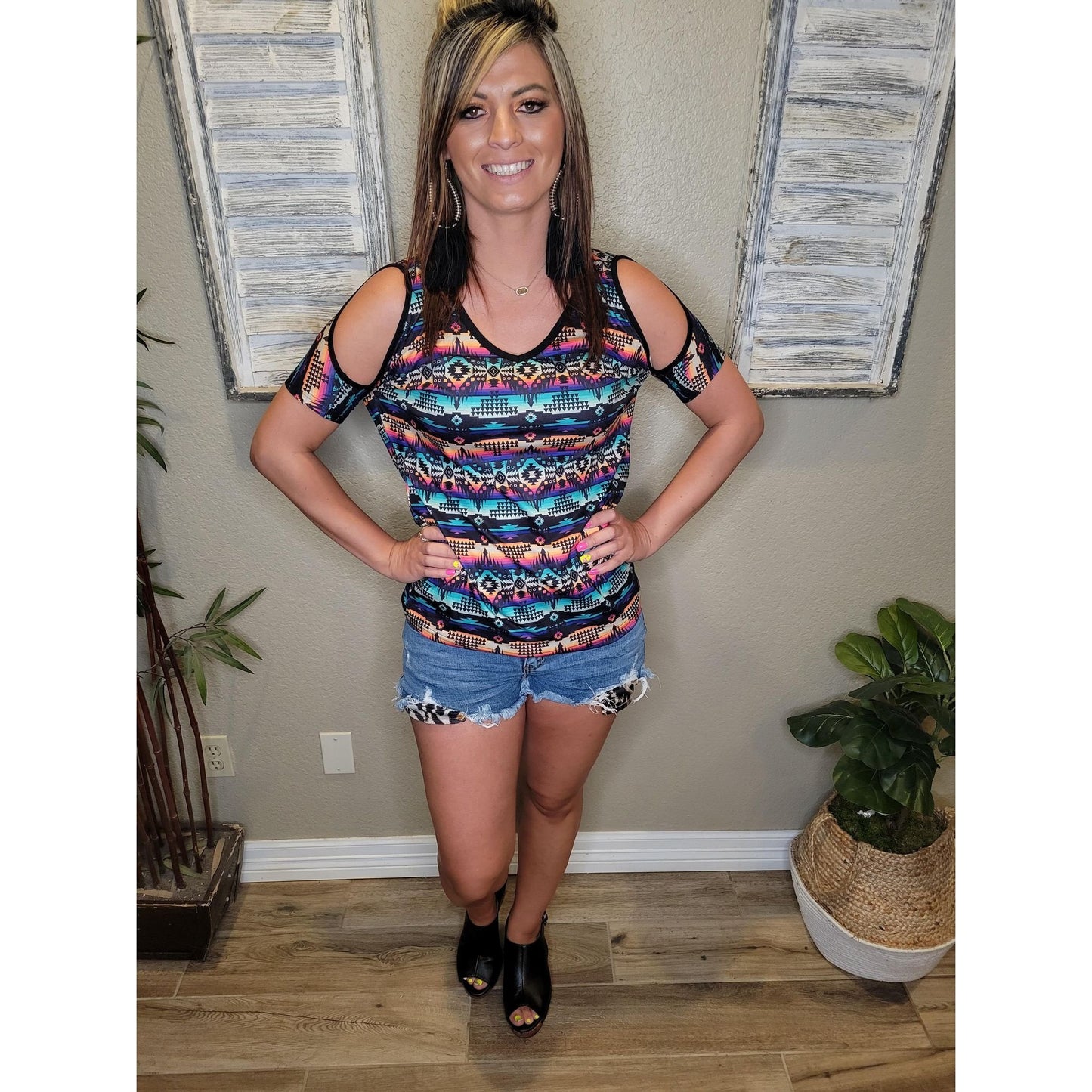 AZTEC OPEN SHOULDER TOP