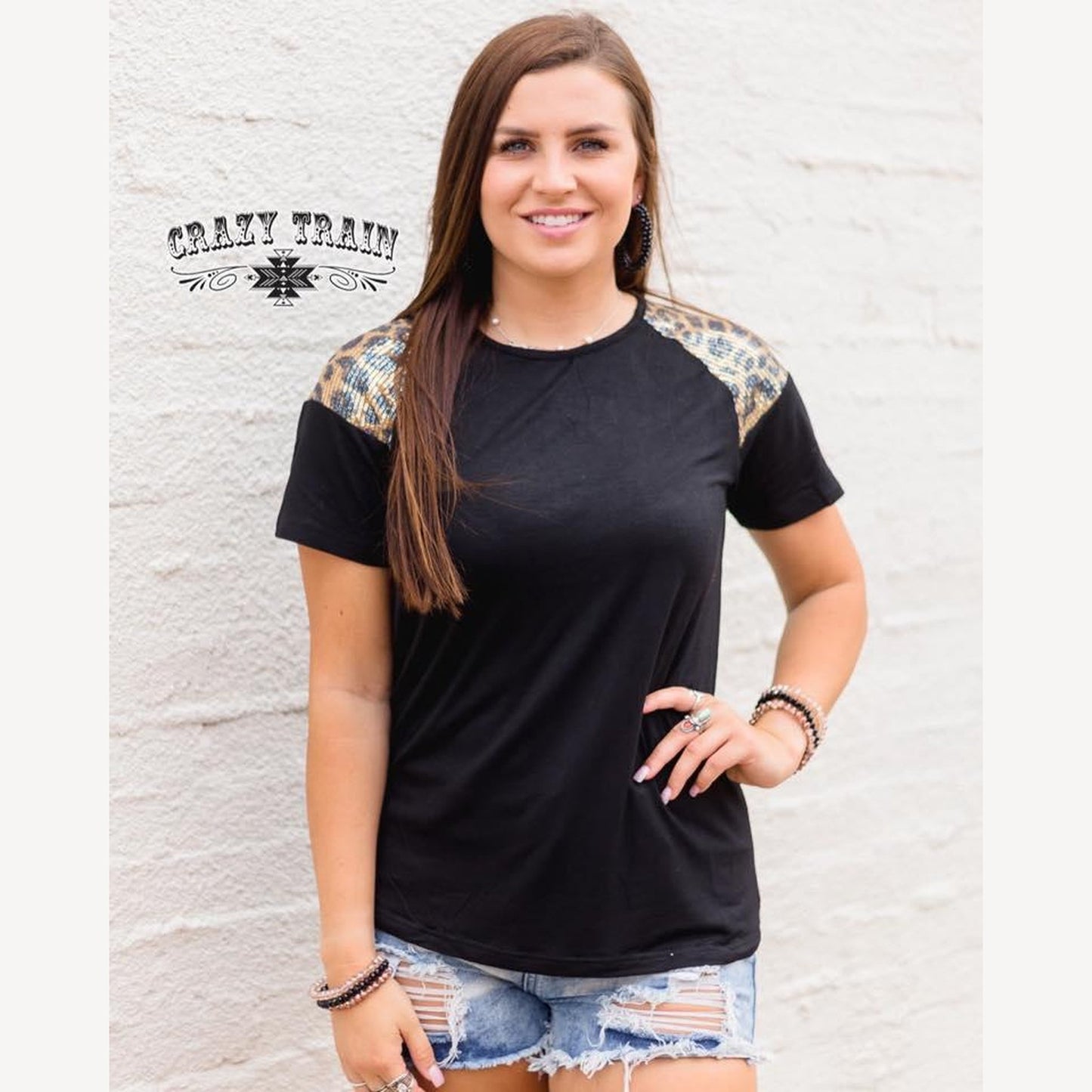 BLACK TOP W/ SEQUINS LEOPARD