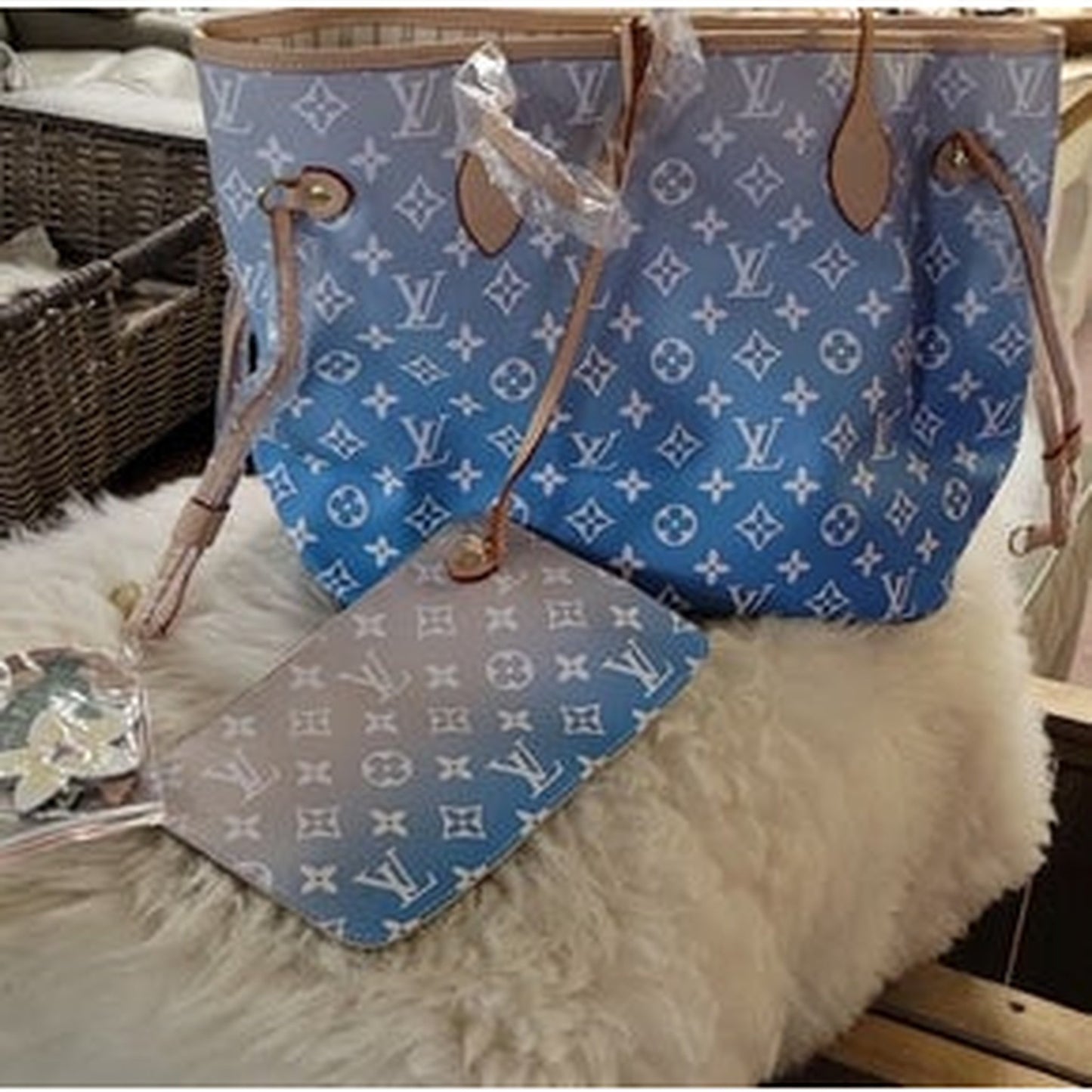 NF MM POOL MONO TOTE BLUE