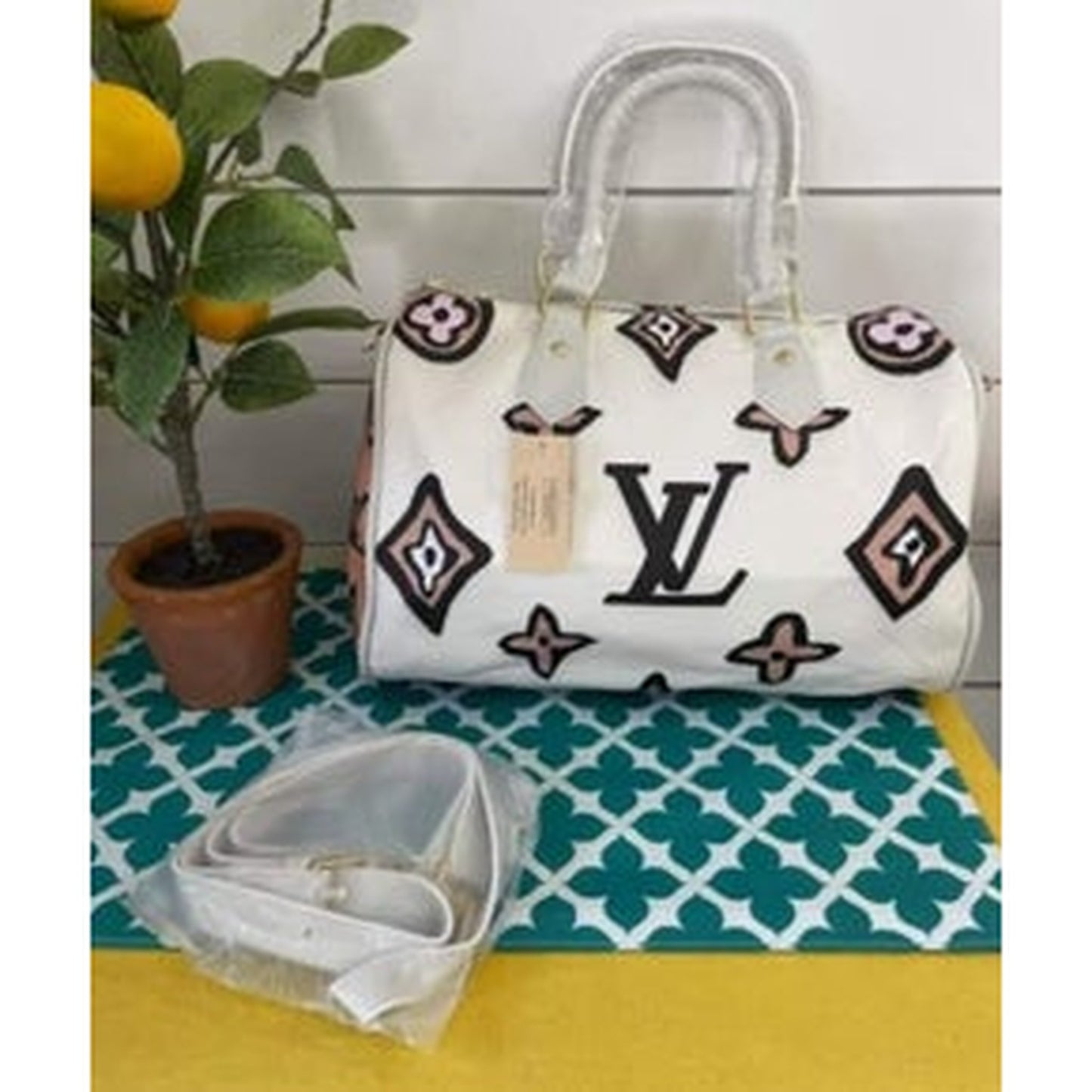 WILD AT HEART SPEEDY 25 HANDBAG CREAM W/ LOCK