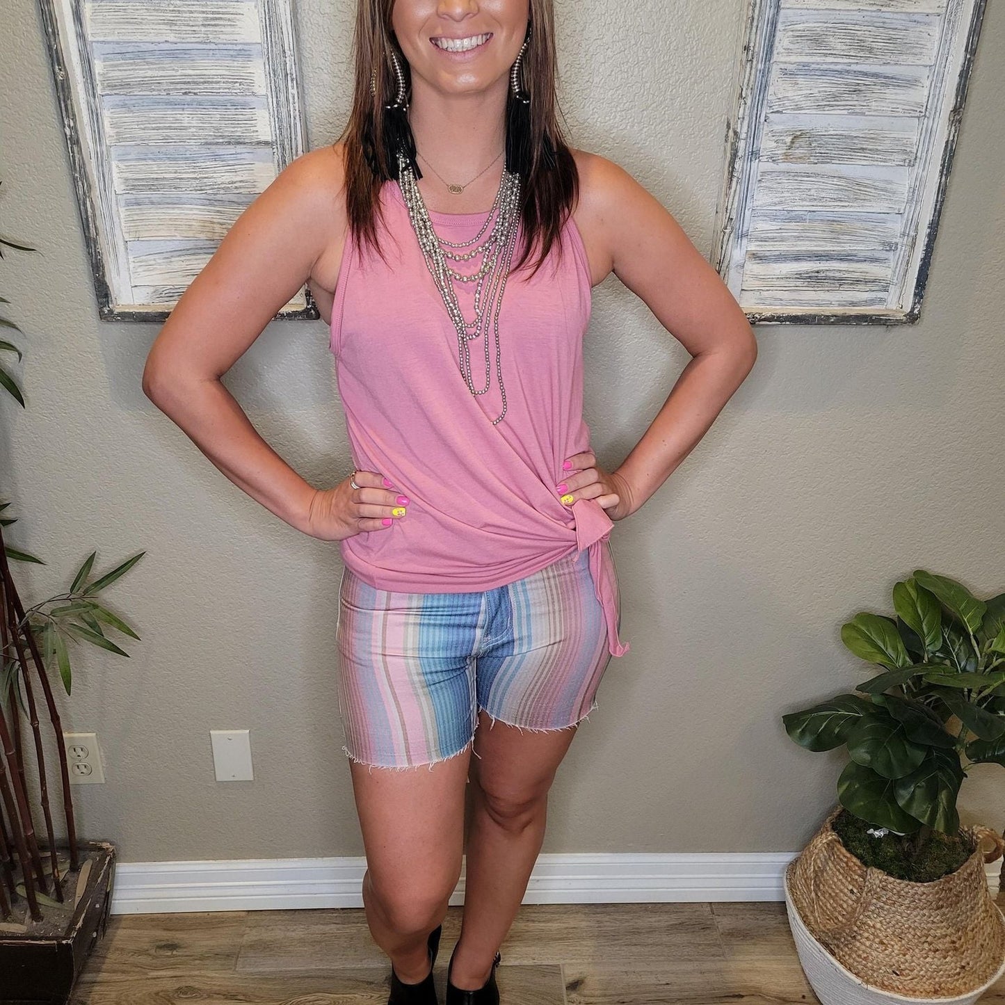 PINK TANK WITH TIE